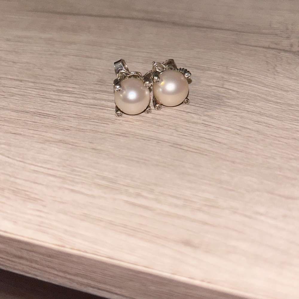 David Yurman Pearl Earings